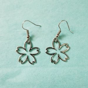 🔮3/$15 Silver Sakura Flower Earrings